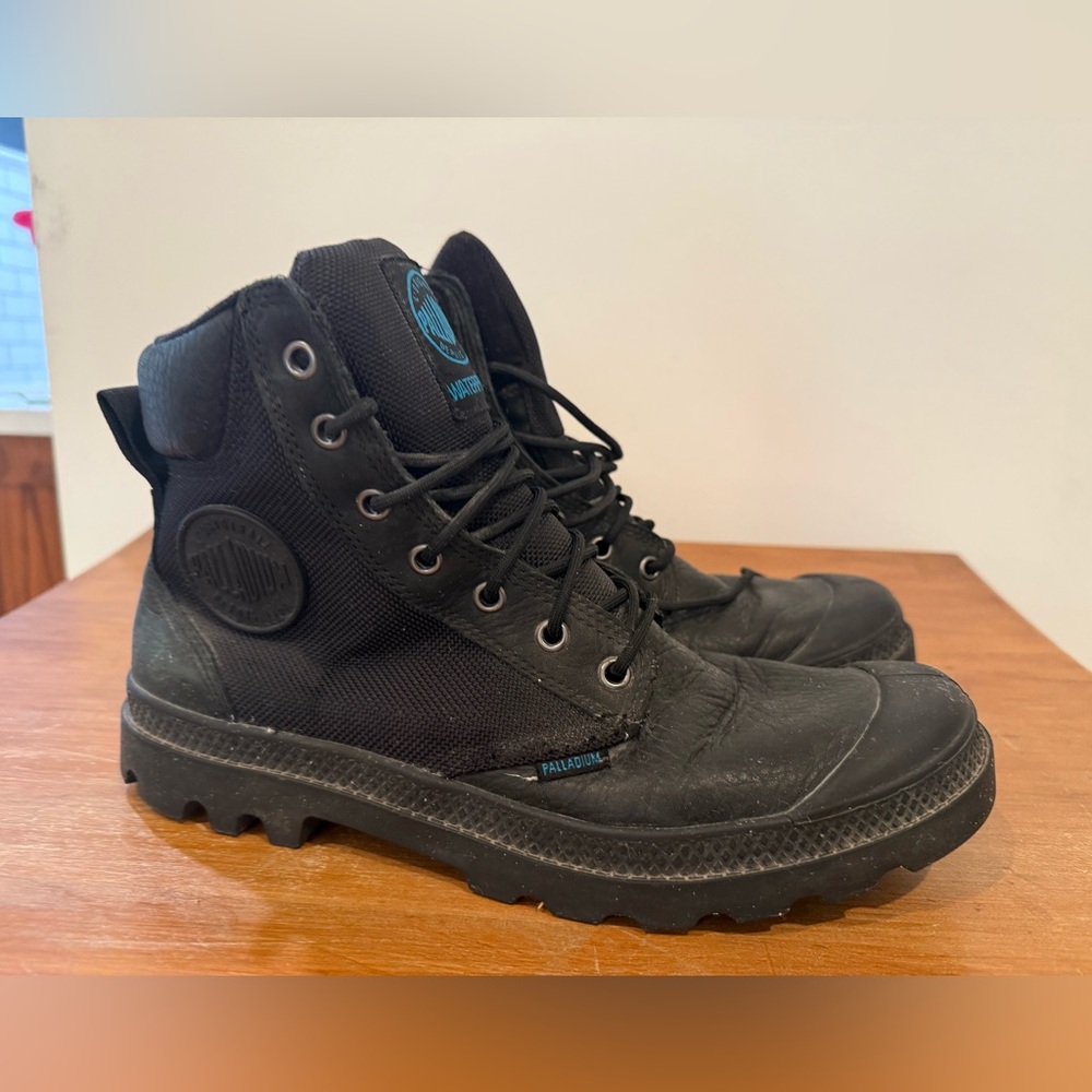 Palladium Men's Black and Blue  Waterproof Boots